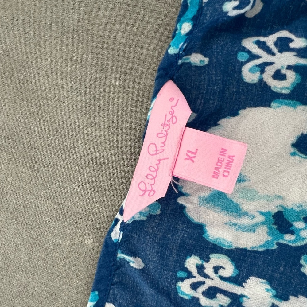 Lilly Pulitzer - Picture 3 of 4